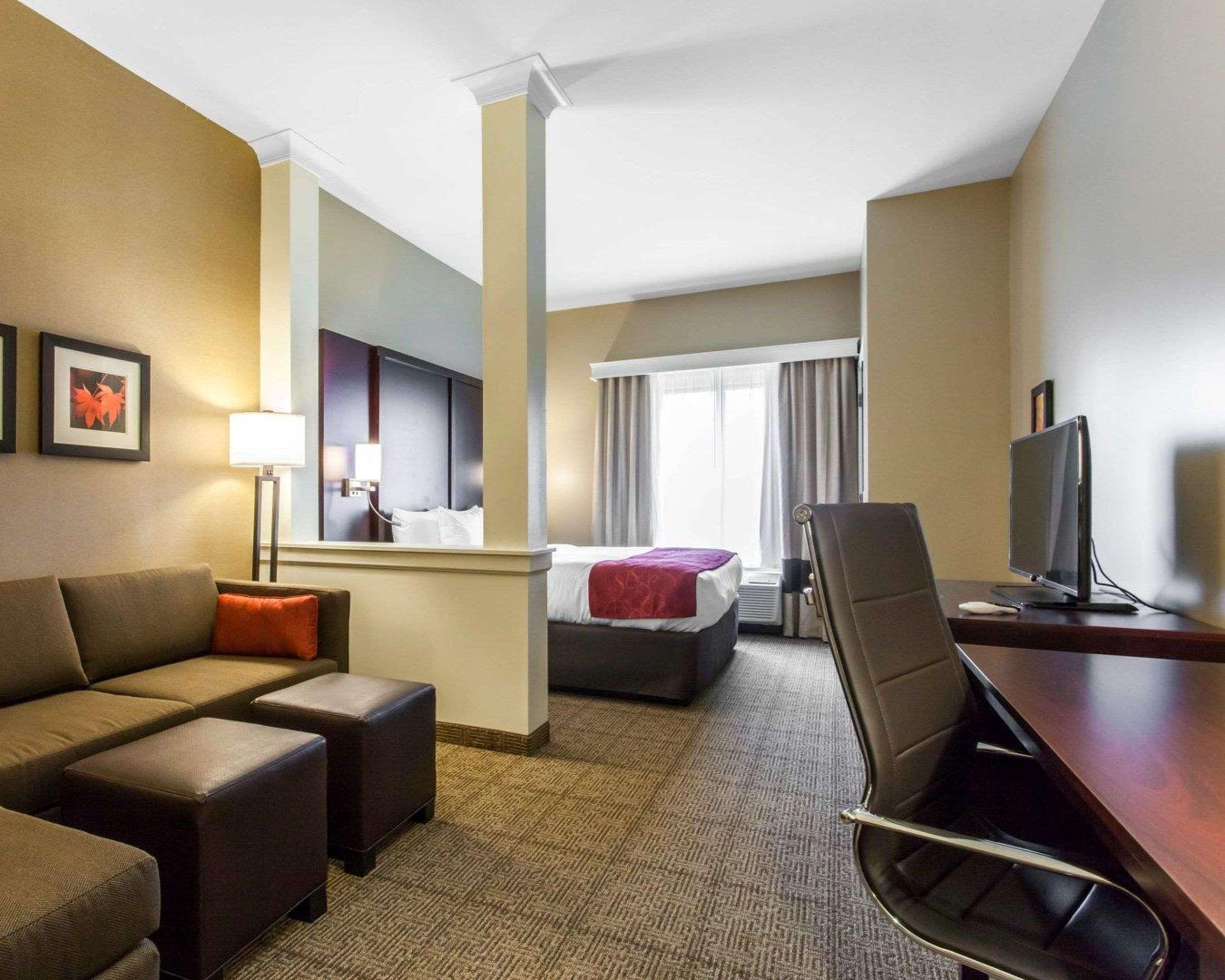 Comfort Suites-Youngstown North Экстерьер фото