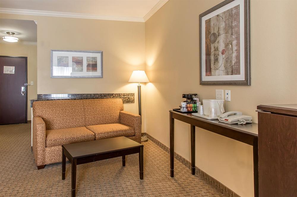Comfort Suites-Youngstown North Экстерьер фото