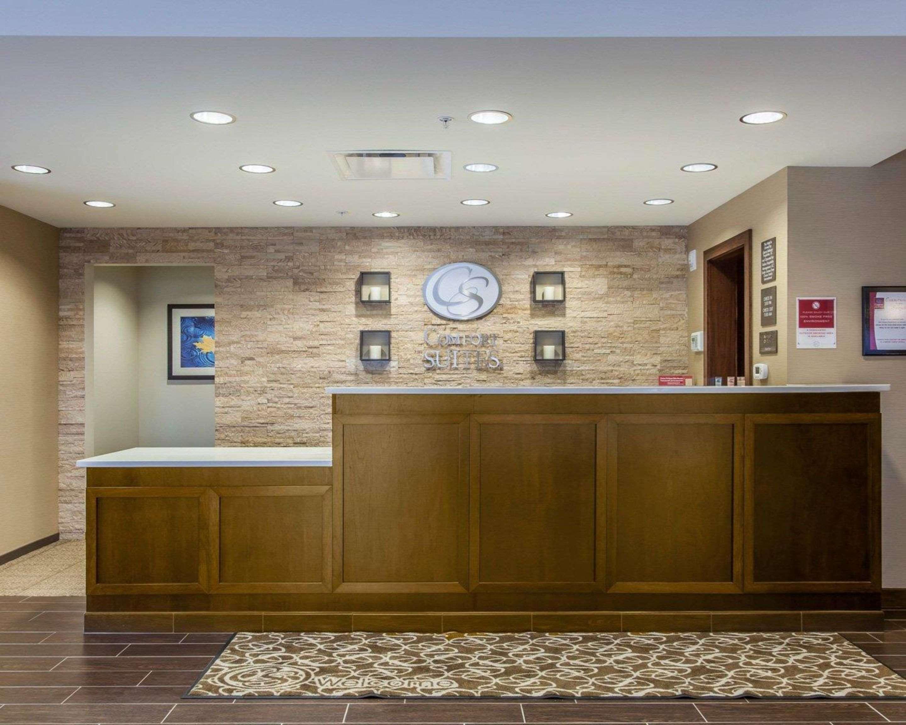 Comfort Suites-Youngstown North Экстерьер фото