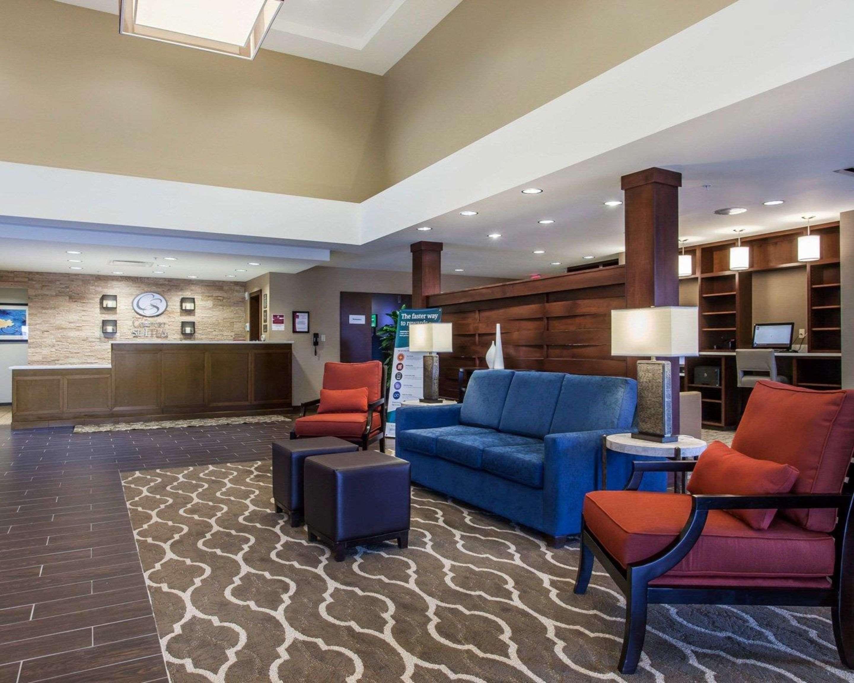 Comfort Suites-Youngstown North Экстерьер фото