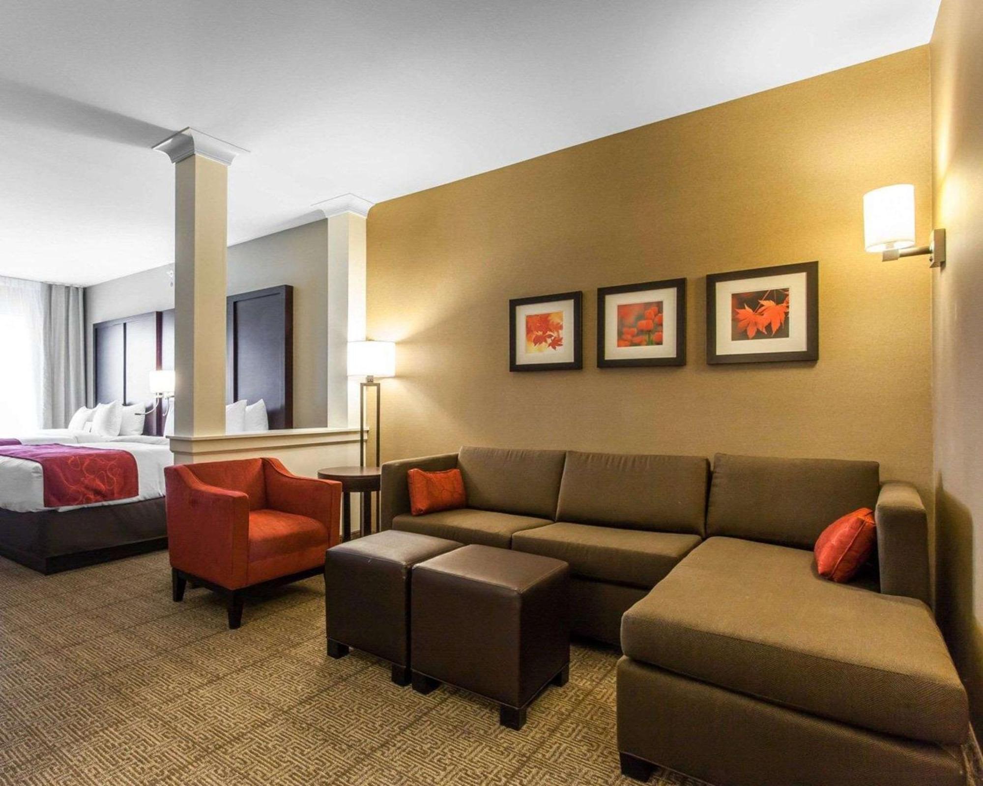 Comfort Suites-Youngstown North Экстерьер фото