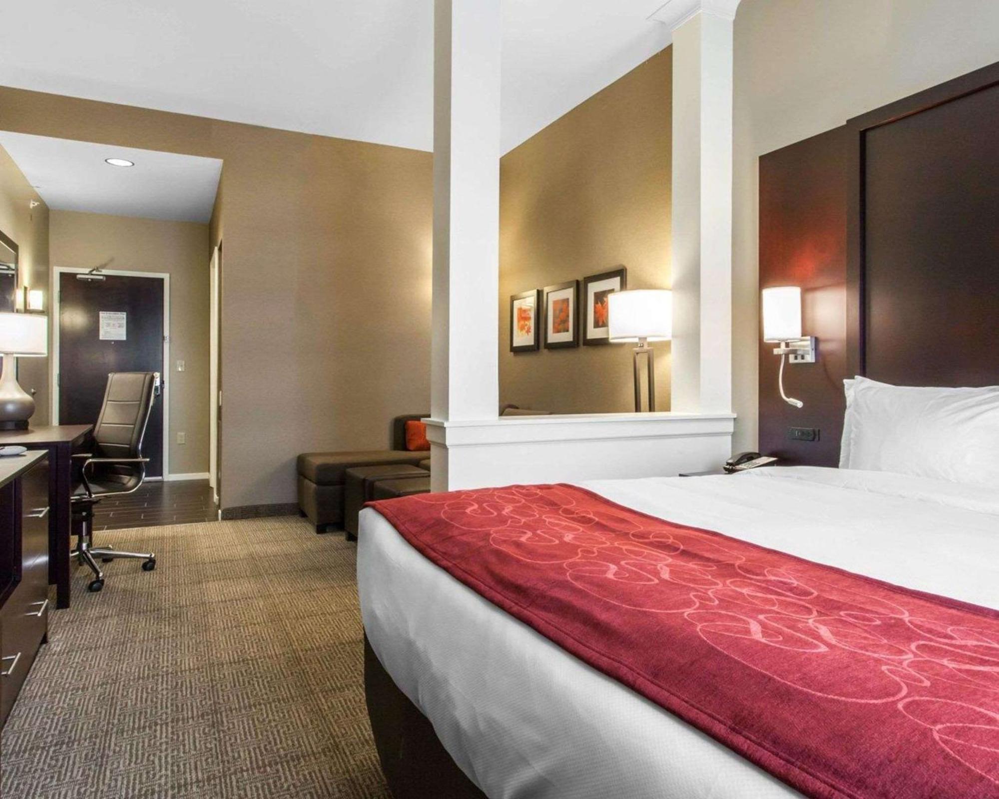 Comfort Suites-Youngstown North Экстерьер фото
