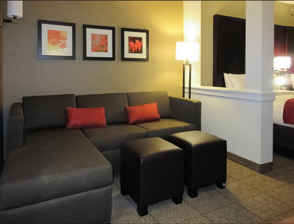 Comfort Suites-Youngstown North Экстерьер фото
