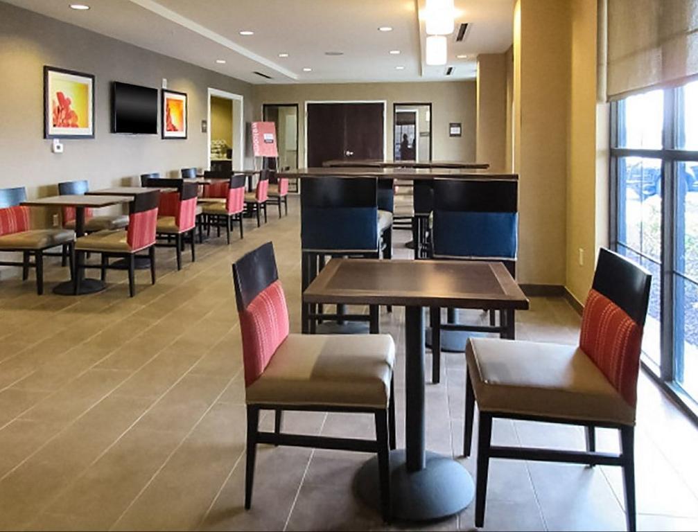 Comfort Suites-Youngstown North Экстерьер фото